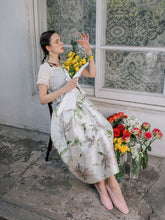 Load image into Gallery viewer, Tiffany and Daisy
